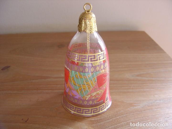 Antig&uuml;edades: CAMPANILLA DE CRISTAL. MARCADO VERSACE 2003. IMPECABLE - Foto 3