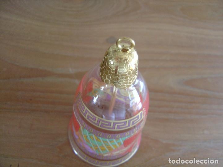Antig&uuml;edades: CAMPANILLA DE CRISTAL. MARCADO VERSACE 2003. IMPECABLE - Foto 5