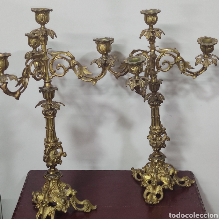 Antig&uuml;edades: PAREJA DE CANDELABROS - CANDELEROS EN BROCE CON BA&Ntilde;O DE ORO BRU&Ntilde;IDO. (S-XIX)