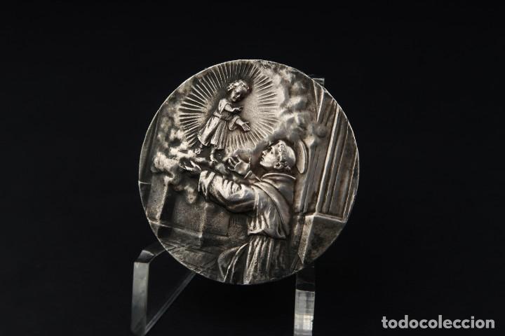 Antig&uuml;edades: Antigua Medalla Religiosa de Plata - Foto 2
