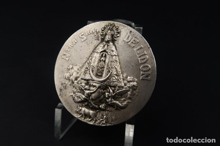 Antig&uuml;edades: Antigua Medalla Religiosa de Plata - Foto 2