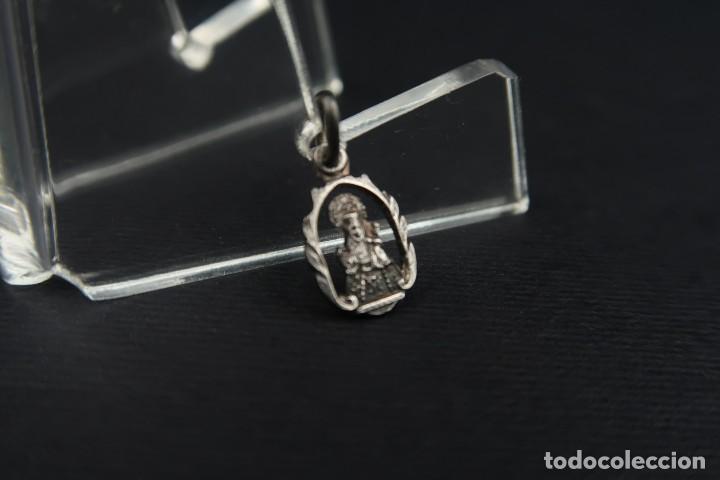 Antig&uuml;edades: Antigua Medalla Religiosa de Plata - Foto 2
