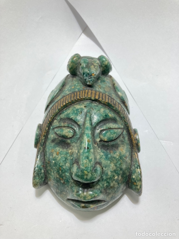 Antiquit&auml;ten: Cara Azteca malaquita tallada 13x8 cm con defecto