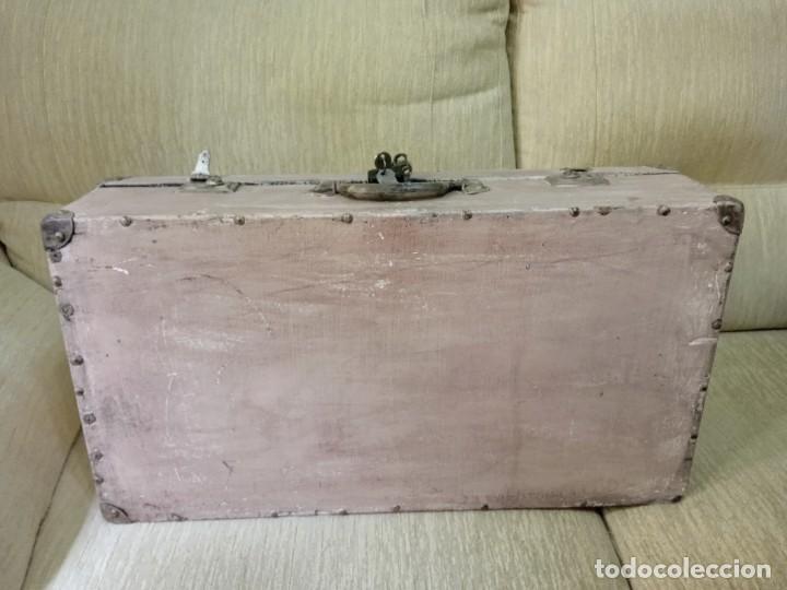 Antig&uuml;edades: Maleta antigua de madera - Foto 7