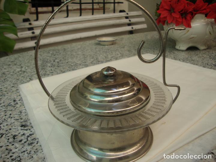 Oggetti Antichi: mantequillera, cristal y metal