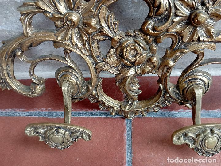 Antig&uuml;edades: Antiguo perchero de bronce,cuatro servicios. - Foto 4