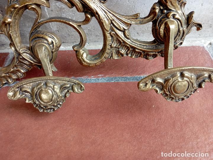 Antig&uuml;edades: Antiguo perchero de bronce,cuatro servicios. - Foto 5