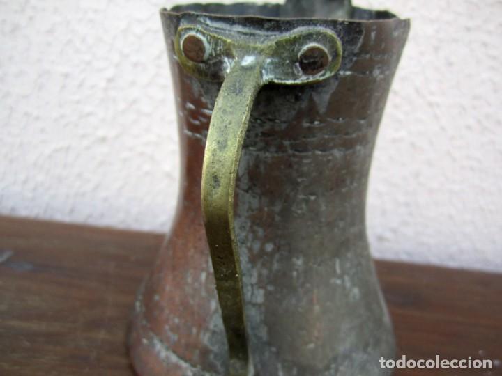 Antig&uuml;edades: Jarrita cobre con asa de bronce A - Foto 4