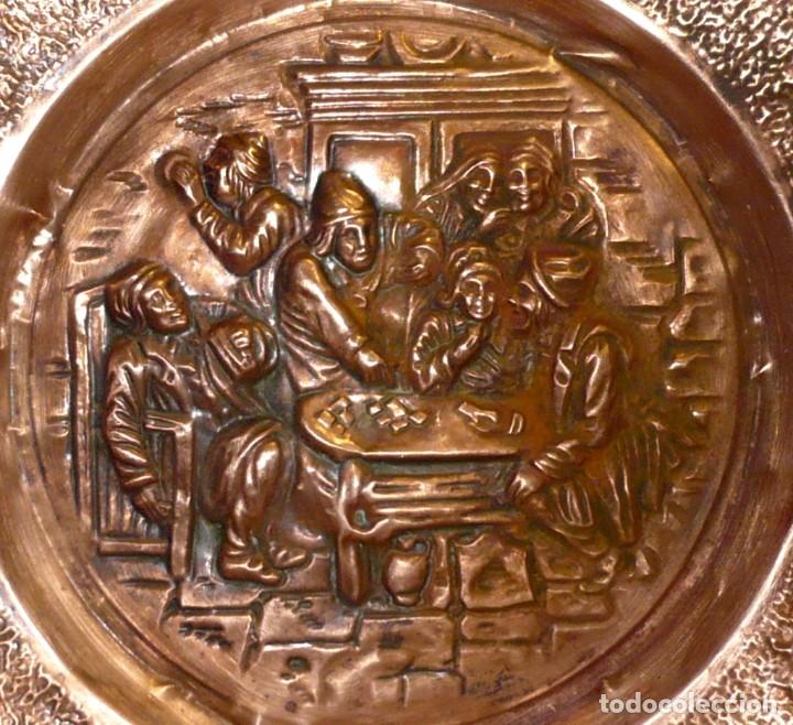 Antig&uuml;edades: Antiguo Plato de cobre Repujado 44 cm. - Foto 5
