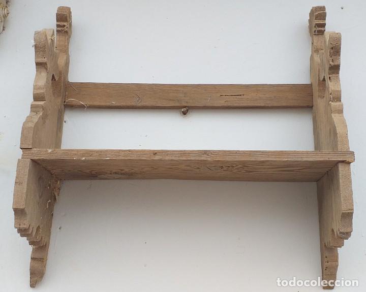 Antig&uuml;edades: ANTIGUA ESTANTER&Iacute;A DE MUSEO - Foto 1