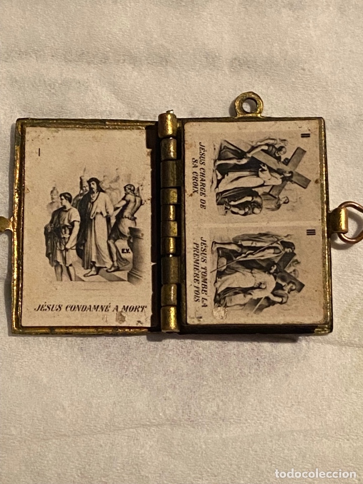 Antig&uuml;edades: Colgante antiguo en forma de libro - Foto 3