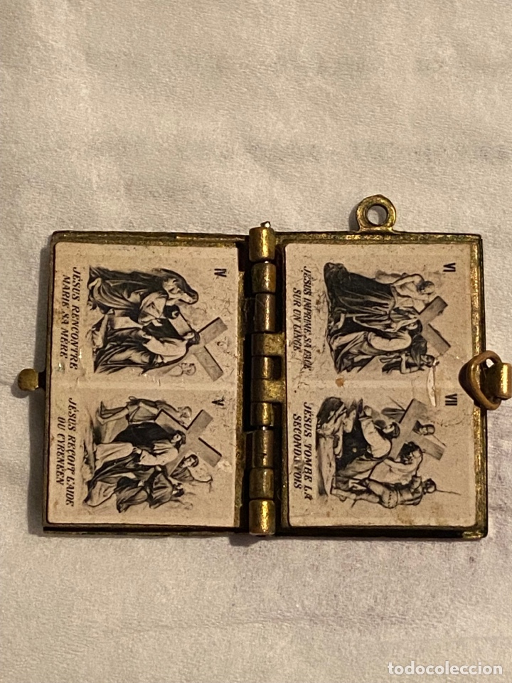 Antig&uuml;edades: Colgante antiguo en forma de libro - Foto 4