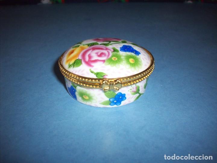 Antig&uuml;edades: pastillero de ceramica - Foto 1