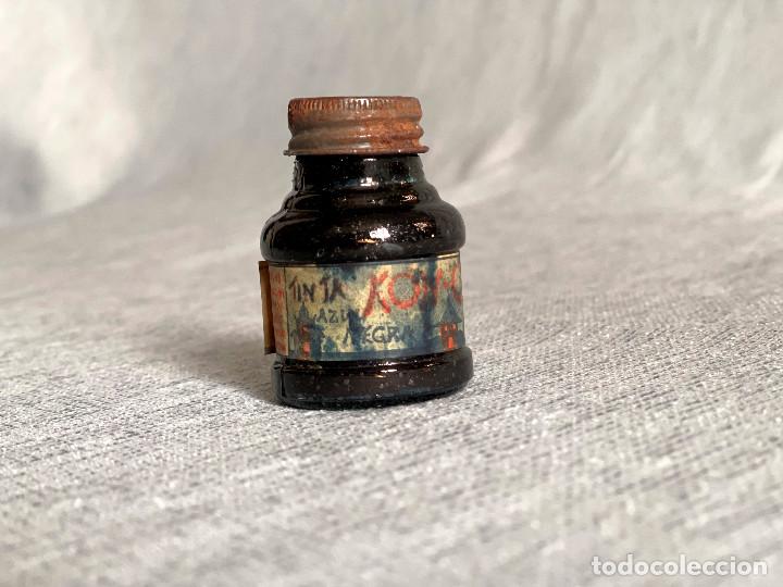 Oggetti Antichi: Peque&ntilde;o bote de tinta negra.