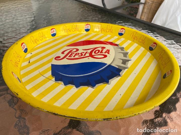 Antig&uuml;edades: Bandeja de lata de la marca Pepsi-Cola. - Foto 3