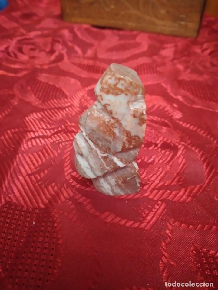 Antig&uuml;edades: cabeza moai de m&aacute;rmol rosa. - Foto 2