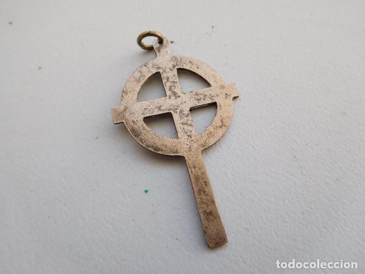 Antig&uuml;edades: Cruz antigua de plata - Foto 3