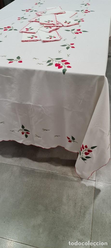 Antig&uuml;edades: Mantel 12 servicios algod&oacute;n bordado a mano - Foto 2
