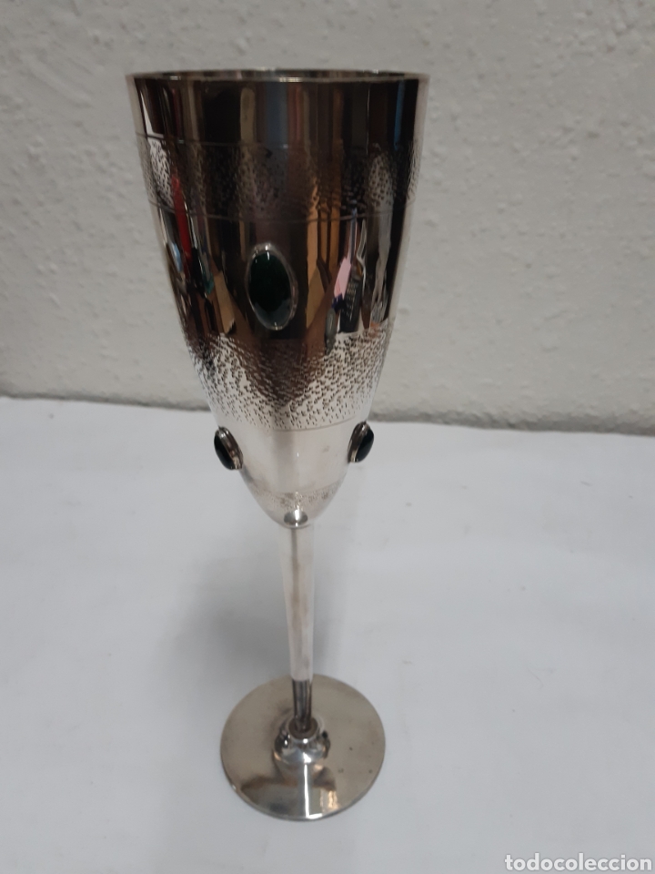 Antig&uuml;edades: Copa en Metal Plateado - Foto 1