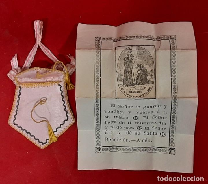 Antig&uuml;edades: ESCAPULARIO CON BENDICION DE S. FRANCISCO DE ASIS pp. S. XX - Foto 4