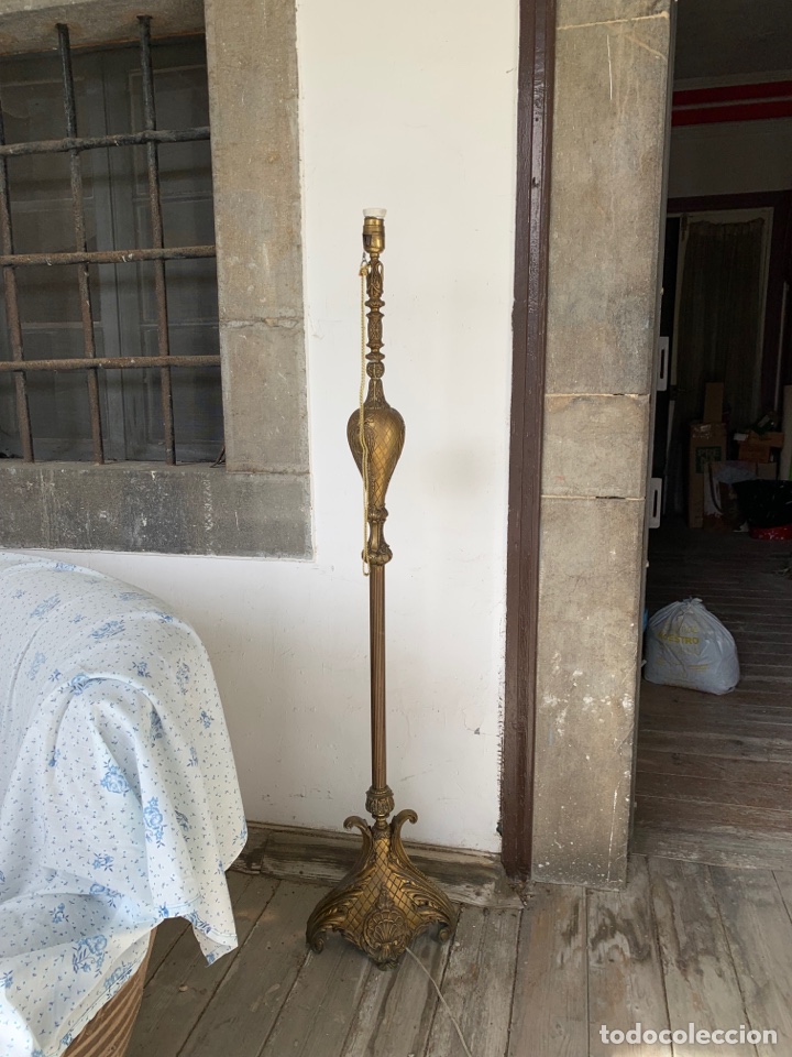 Antig&uuml;edades: L&aacute;mpara modernista de pie de bronce - Foto 2