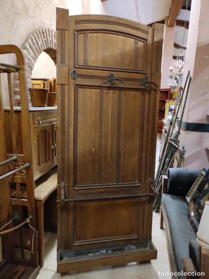 Antig&uuml;edades: Perchero roble y casta&ntilde;o - Foto 1
