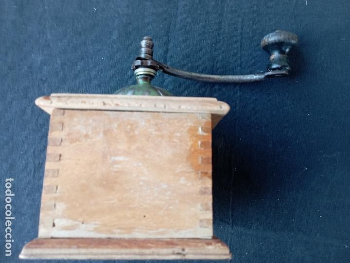 Antig&uuml;edades: Antiguo Molinillo de caf&eacute; Marca Elma de madera. - Foto 6