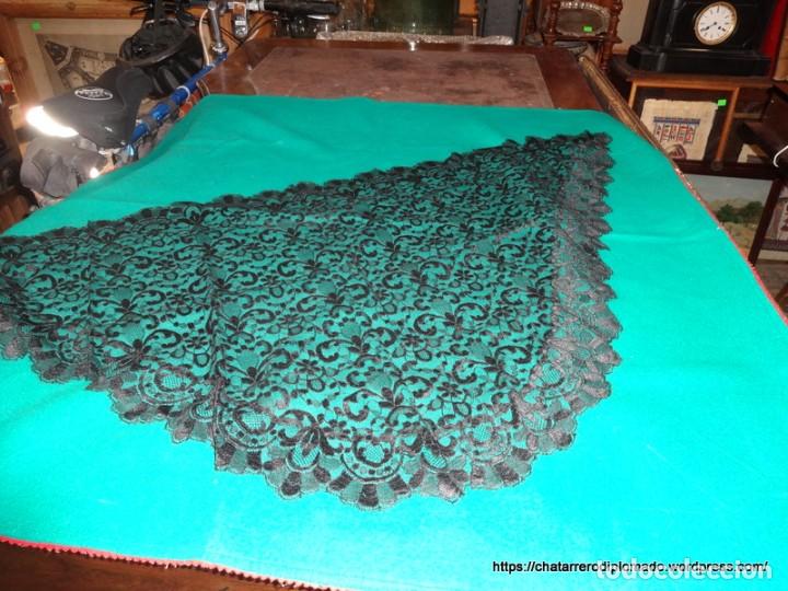Antig&uuml;edades: Mantilla o pico en encaje. REF-2890 - Foto 1