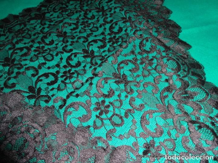 Antig&uuml;edades: Mantilla o pico en encaje. REF-2890 - Foto 2