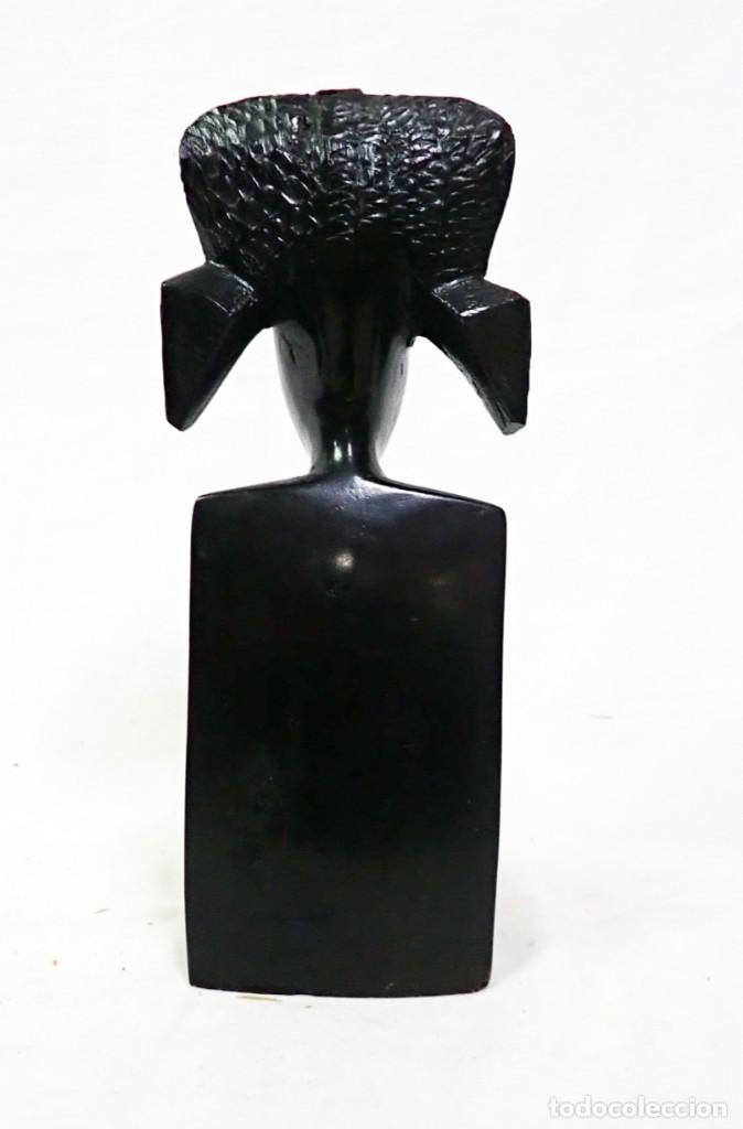 Antig&uuml;edades: FIGURA EN MADERA TALLADA - Foto 2