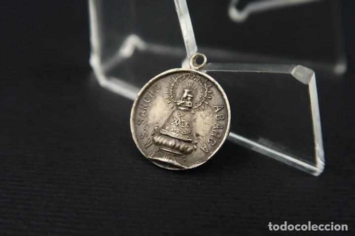 Antig&uuml;edades: Antigua Medalla Religiosa de Plata - Foto 2