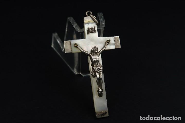 Antig&uuml;edades: Antiguo Crucifijo de Plata y Nacar - Foto 2