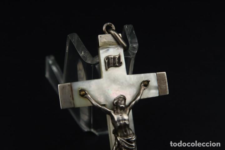 Antig&uuml;edades: Antiguo Crucifijo de Plata y Nacar - Foto 3