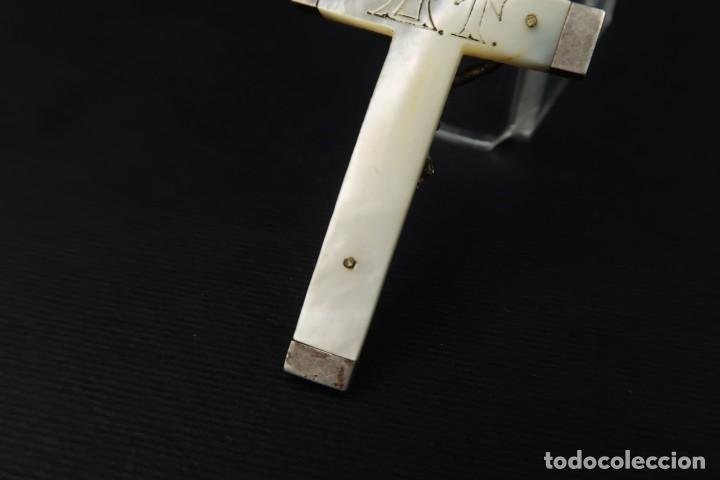 Antig&uuml;edades: Antiguo Crucifijo de Plata y Nacar - Foto 10