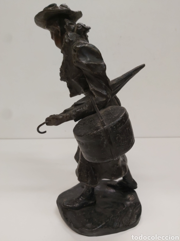 Antig&uuml;edades: Figura calamina firmada Paris - Foto 3