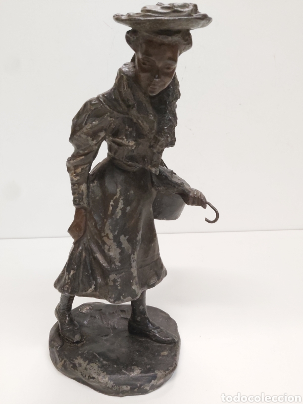 Antig&uuml;edades: Figura calamina firmada Paris - Foto 1