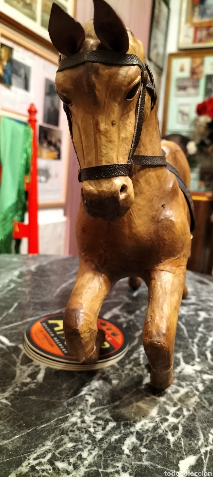 Antig&uuml;edades: Caballo de madera y cuero - Foto 1