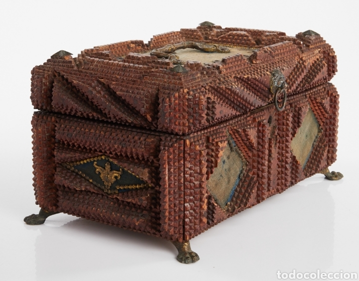 Antig&uuml;edades: Caja de madera antigua tramp art - Foto 2