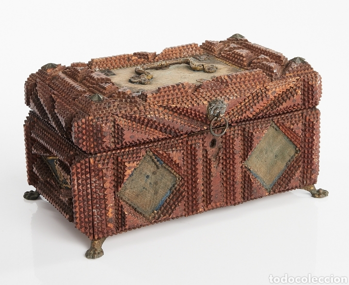 Antig&uuml;edades: Caja de madera antigua tramp art - Foto 1