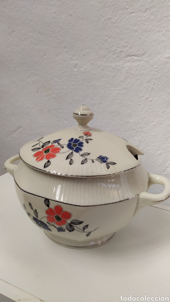 Antig&uuml;edades: Sopera Antigua de porcelana - Foto 1