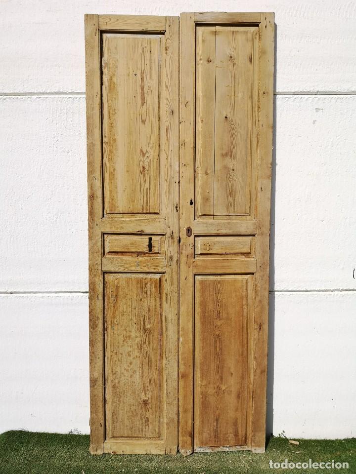 Antig&uuml;edades: Puerta antigua de interior de doble hoja - Foto 1