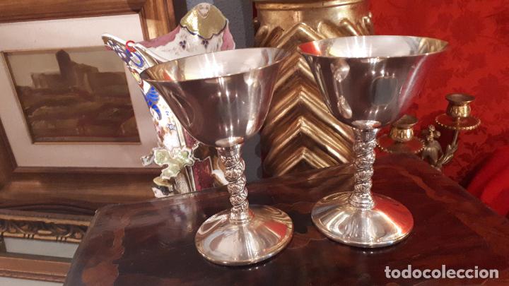 Antig&uuml;edades: 6 copas de metal plateado. - Foto 8