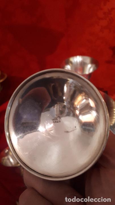Antig&uuml;edades: 6 copas de metal plateado. - Foto 10