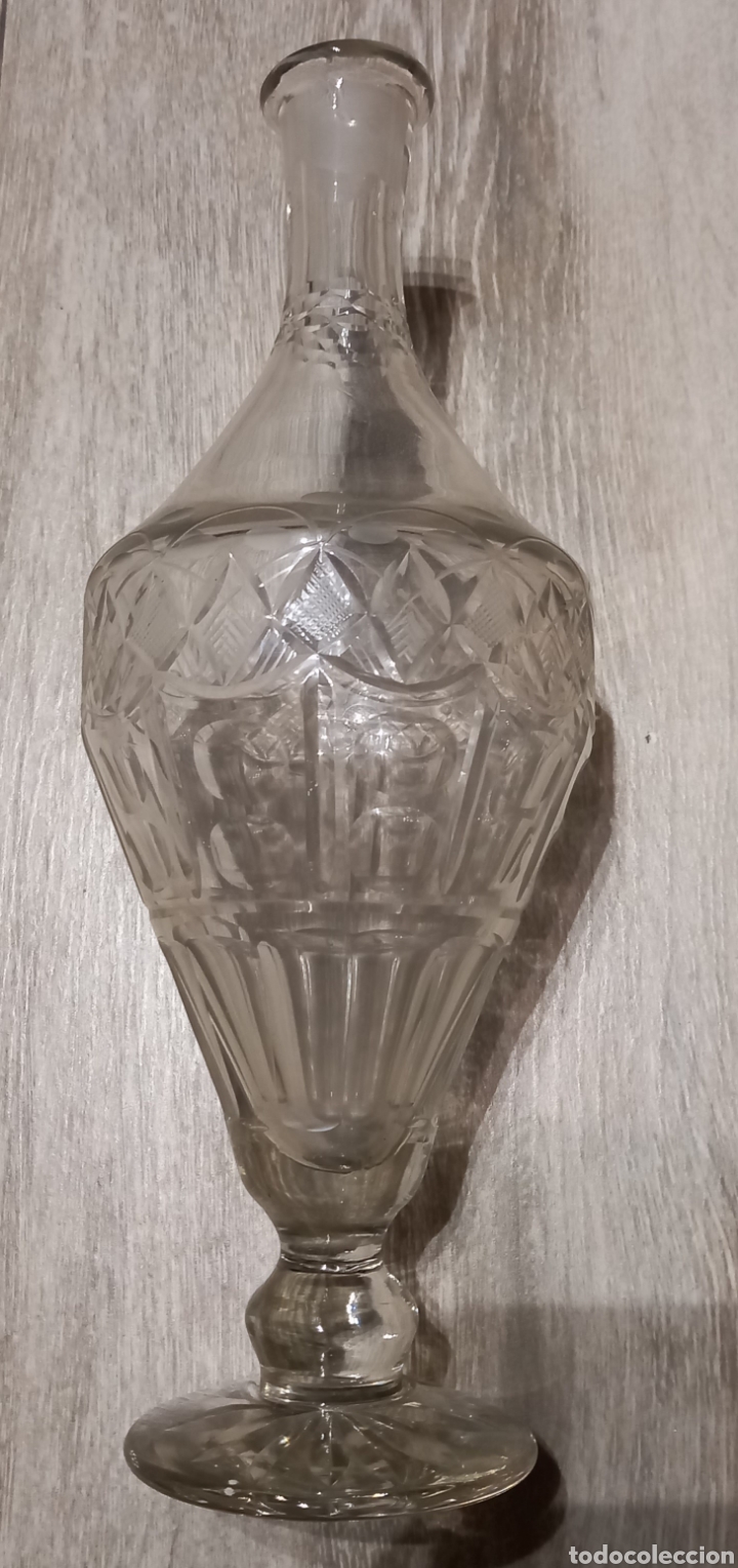 Antig&uuml;edades: Antigua botella de cristal tallada - Foto 1
