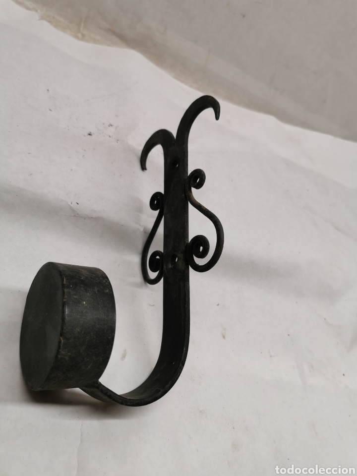 Antig&uuml;edades: Colgador de forja - Foto 3