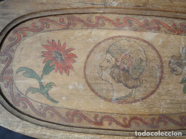 Antig&uuml;edades: BONITA BANDEJA DE SERVICIO DE MADERA. - Foto 2