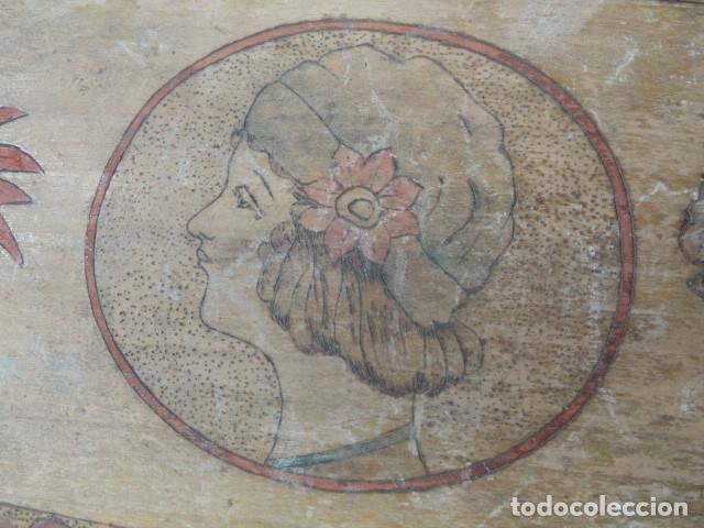 Antig&uuml;edades: BONITA BANDEJA DE SERVICIO DE MADERA. - Foto 4