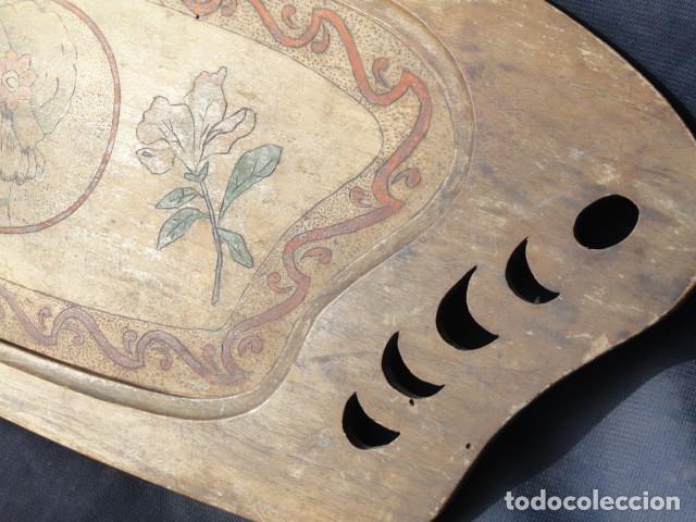 Antig&uuml;edades: BONITA BANDEJA DE SERVICIO DE MADERA. - Foto 6