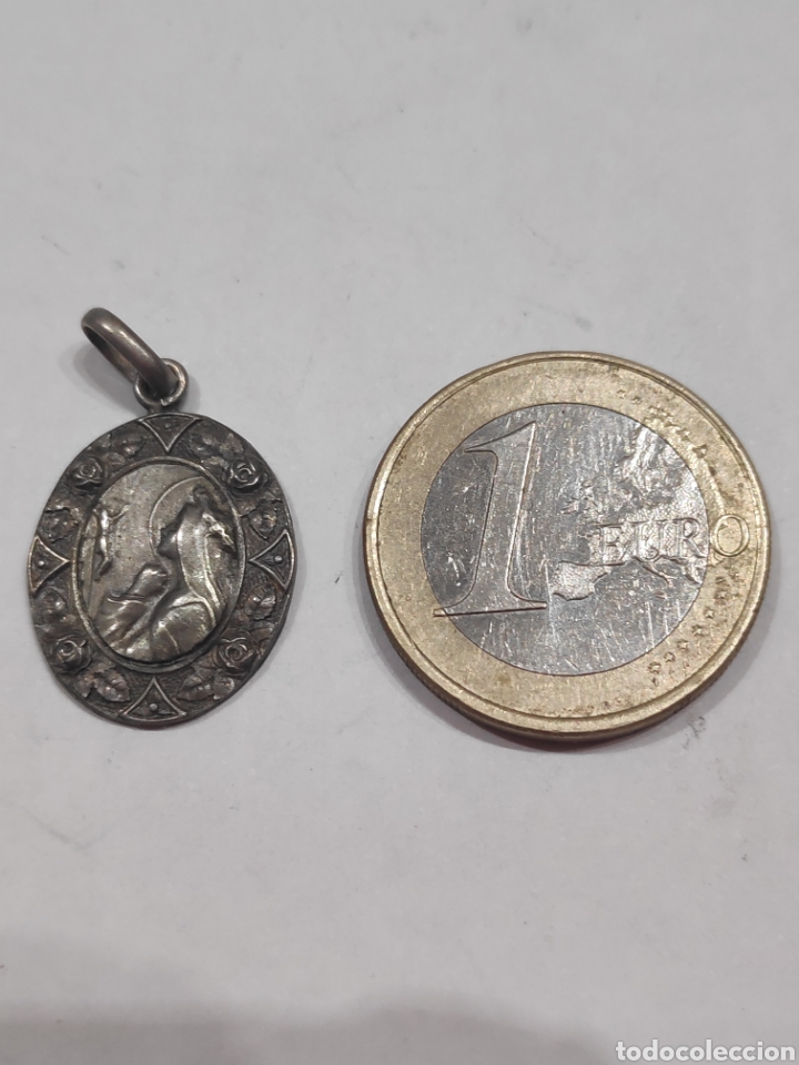 Antig&uuml;edades: Medalla de la Virgen - Foto 3
