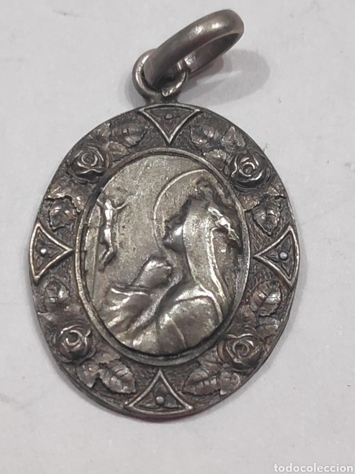 Antig&uuml;edades: Medalla de la Virgen - Foto 1